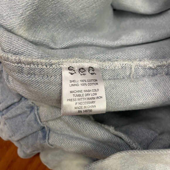 NWT Sea New York Daryl Bleached High Rise Ruffle Hem Denim Shorts Size 10 - Picture 4 of 5